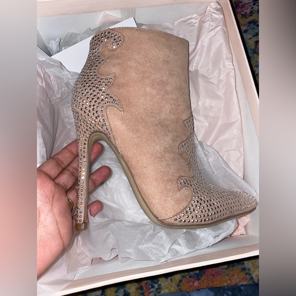 Heeled Pink Blushed Boots
